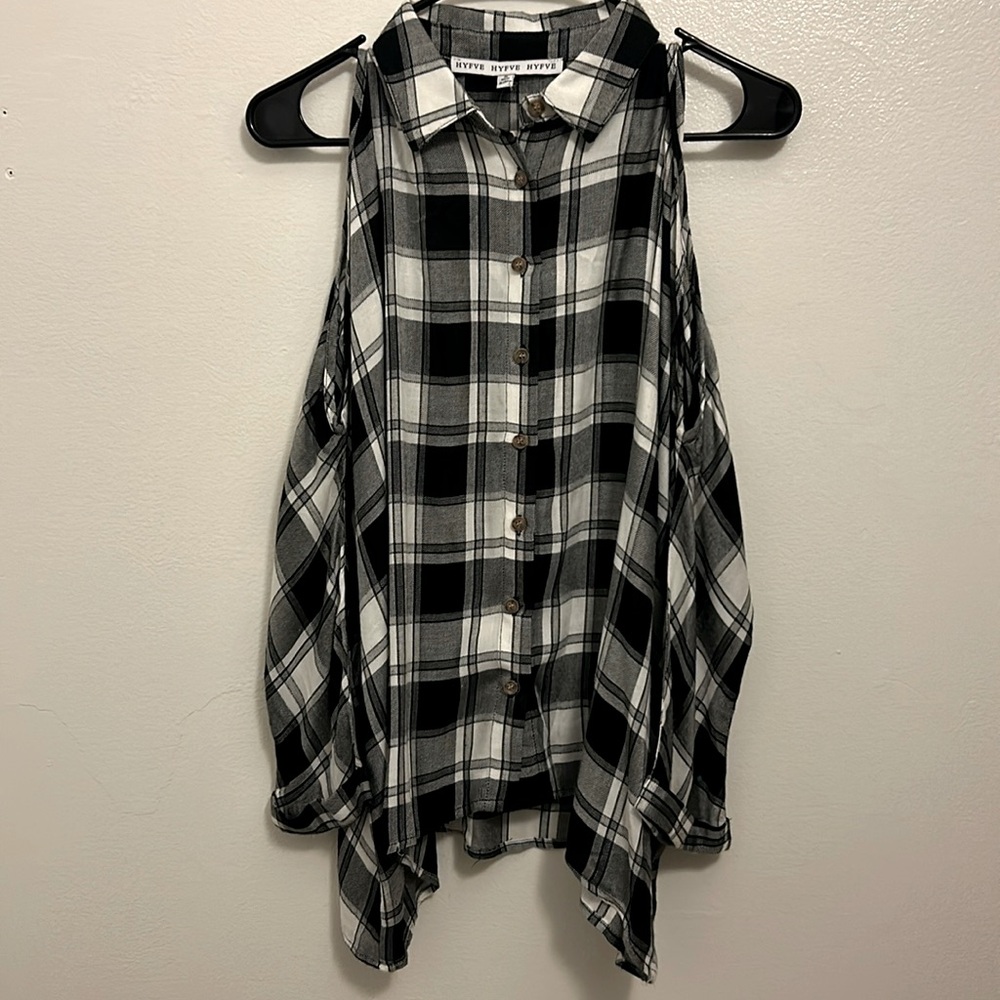 ▪️NWT HYFVE▪️ Plaid Button-Up Shirt